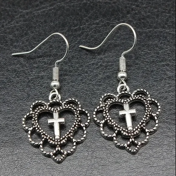 Heart Earrings - Picture 2 of 7